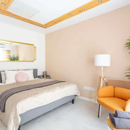 Garden House Near Andrassy 4br Design Gem * Budapest